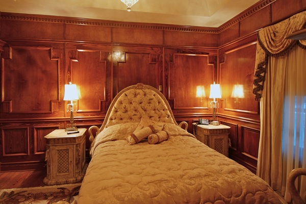 Swan Song | Premium bedding, down comforters, in-room safe, individually decorated