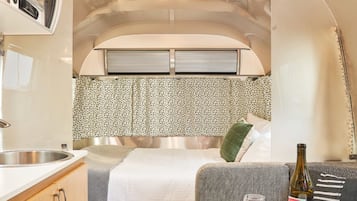 ASB Airstream Bambi | Premium bedding, free WiFi