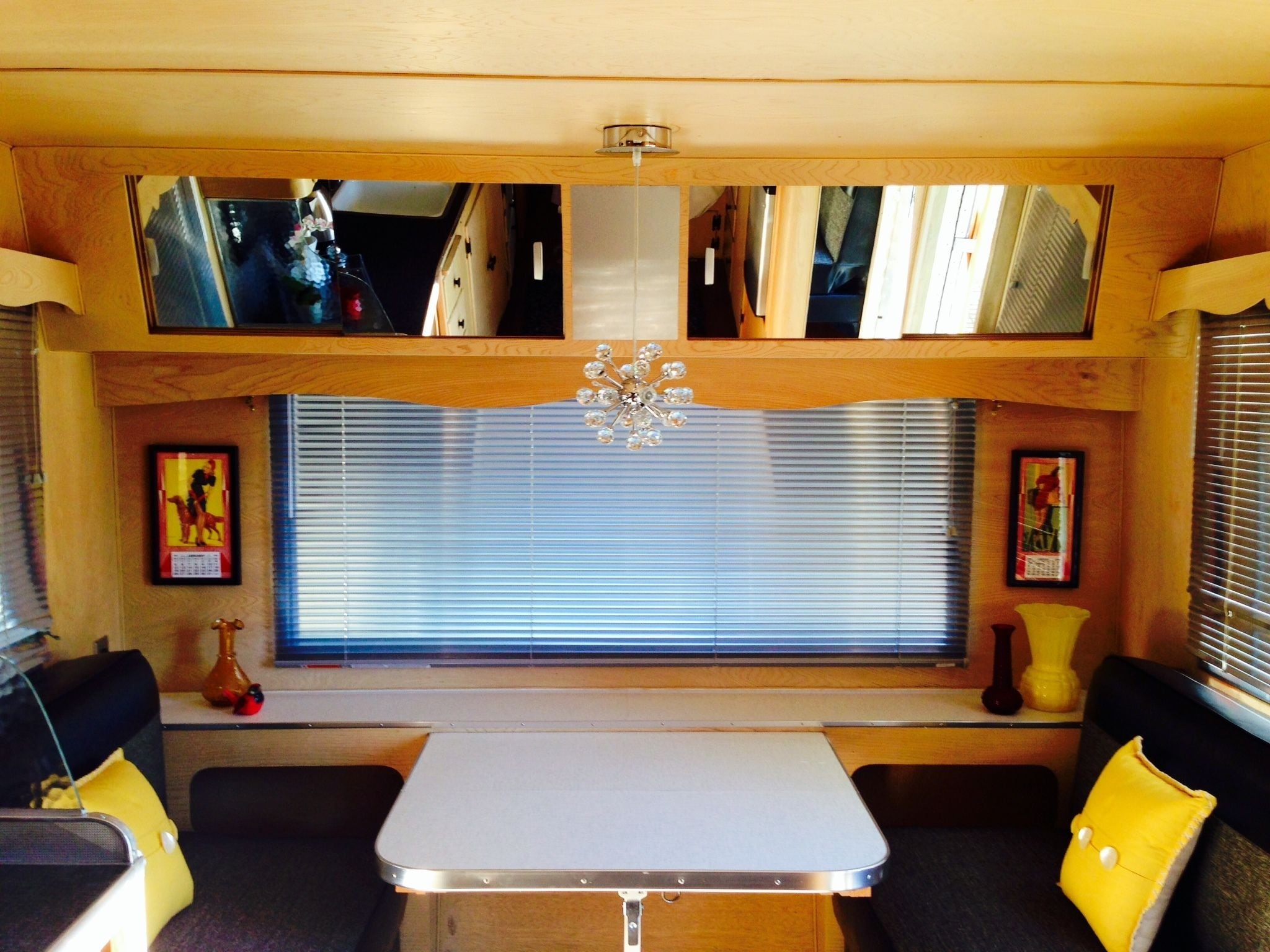 1958 oasis | in-room dining