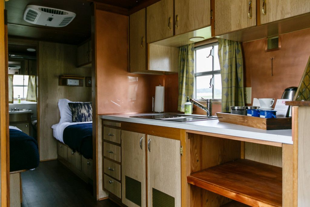 1965 boles aero | in-room dining