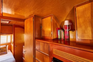 WST 1948 Westwood | Bếp nhỏ riêng | Tủ lạnh, lò vi sóng, dụng cụ pha cà phê/trà