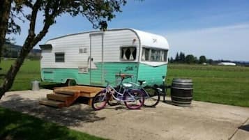 1961 Shasta Reissue | Premium bedding, free WiFi