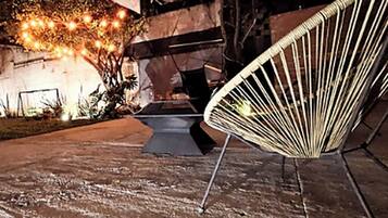 Televisión de pantalla plana de 32 pulgadas con canales por cable