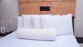 Minibar, wifi gratis y ropa de cama