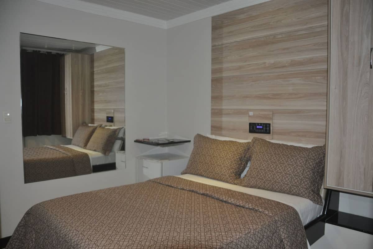 มินิบาร์, Wi-Fi ฟรี, ผ้าปูที่นอน