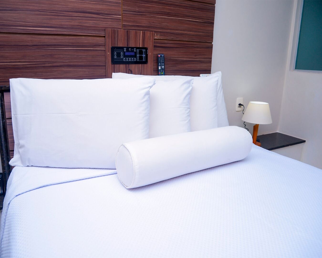superior room, 1 double bed | minibar, free wifi, bed sheets