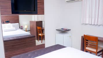 Minibar, free WiFi, bed sheets