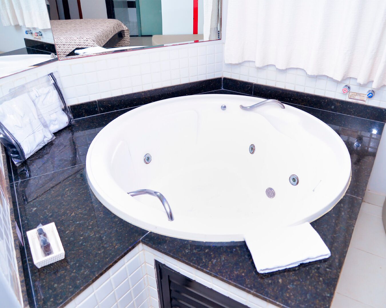 suite sempre | minibar, free wifi, bed sheets