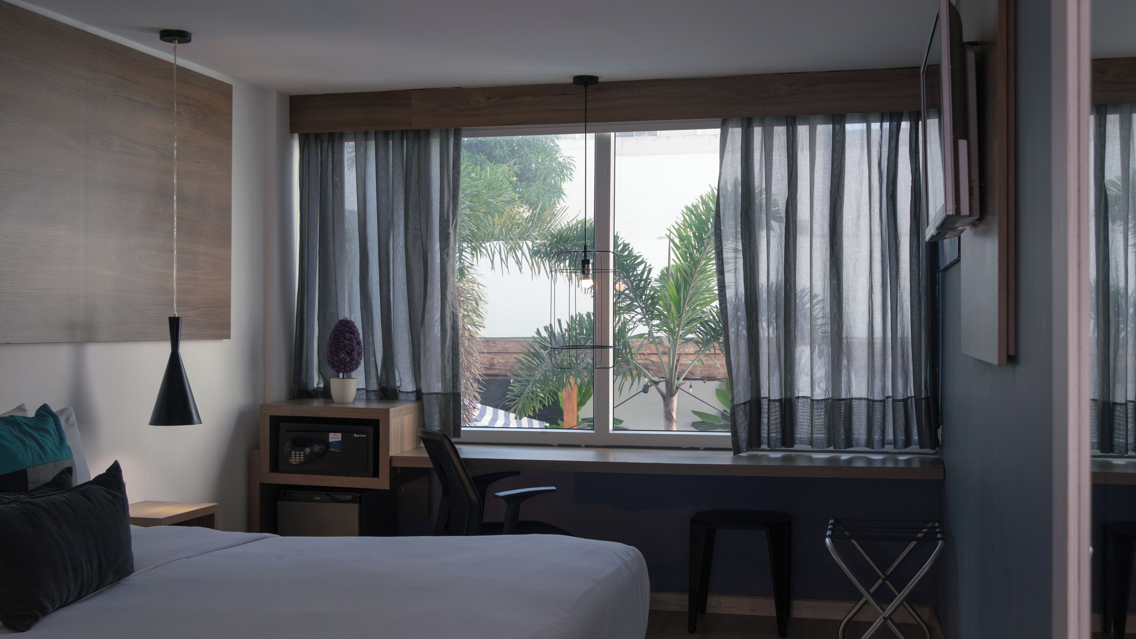 superior twin room | 1 bedroom, in-room safe, blackout curtains, soundproofing