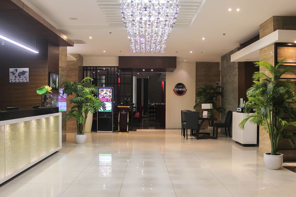 Brentwood Suites
