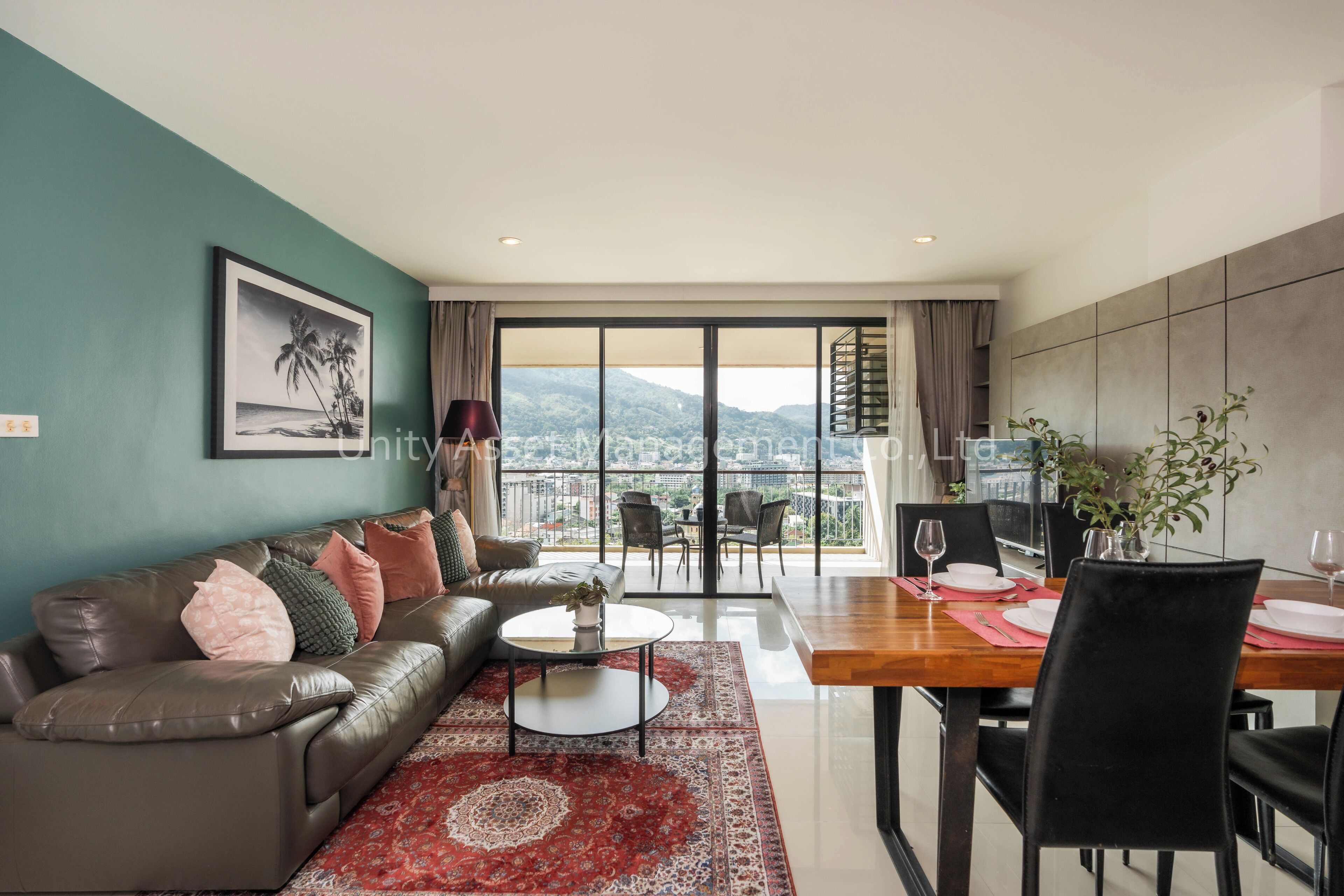  2 Bedroom Sea View | 거실 공간 | 평면 TV