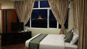 Deluxe Room | Minibar, in-room safe, desk, iron/ironing board - Excel Capital Hotel (Naypyidaw)