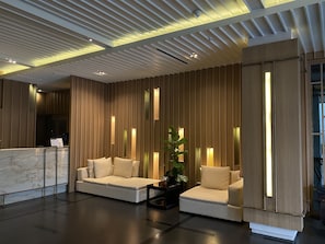 Reception - Brighton Hotel Bangkok (Bangkok)