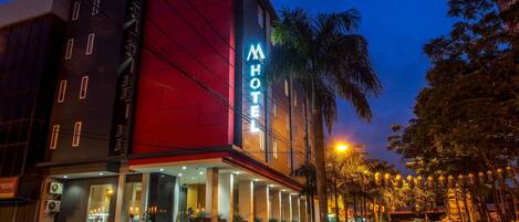 Front of property – evening/night