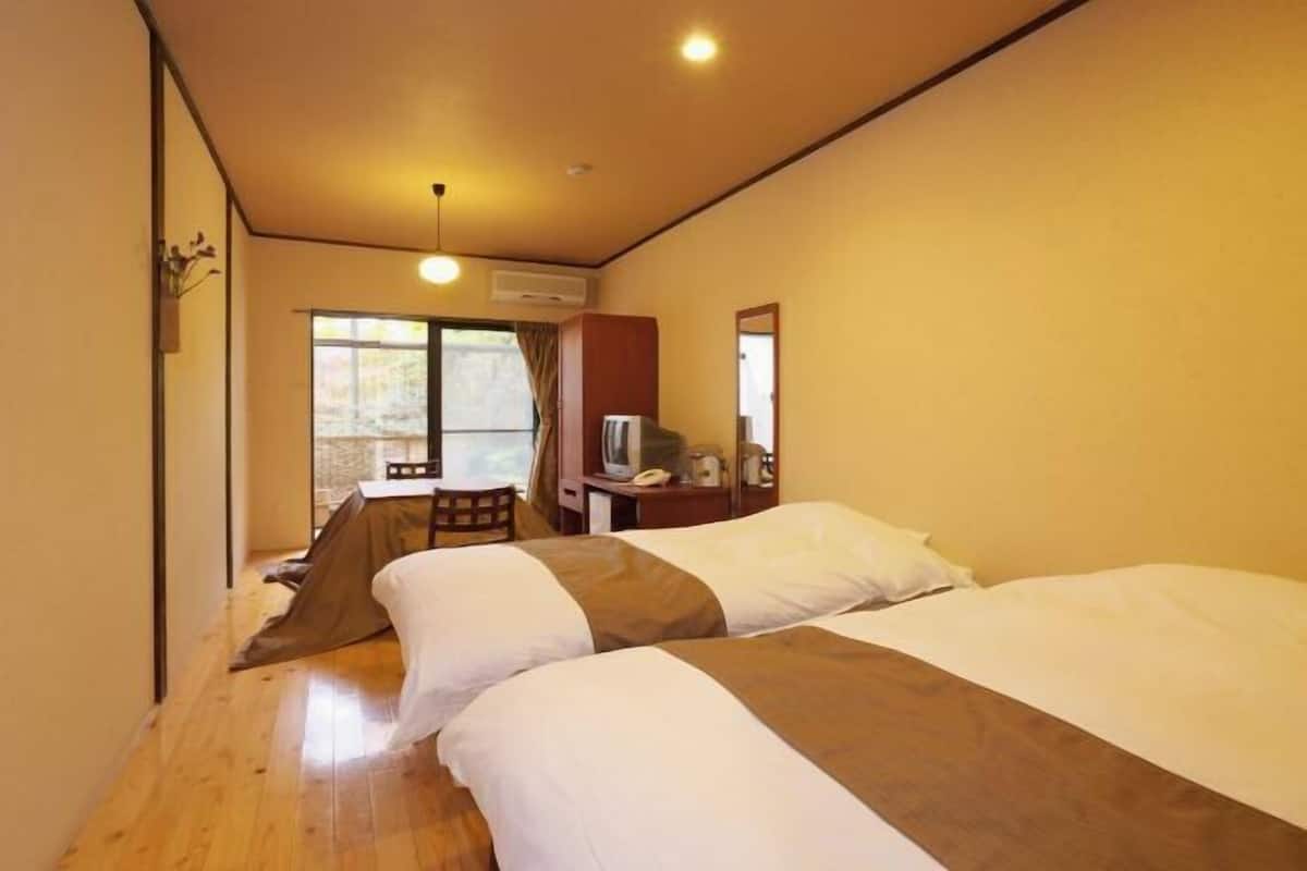 In-room safe, free WiFi, bed sheets