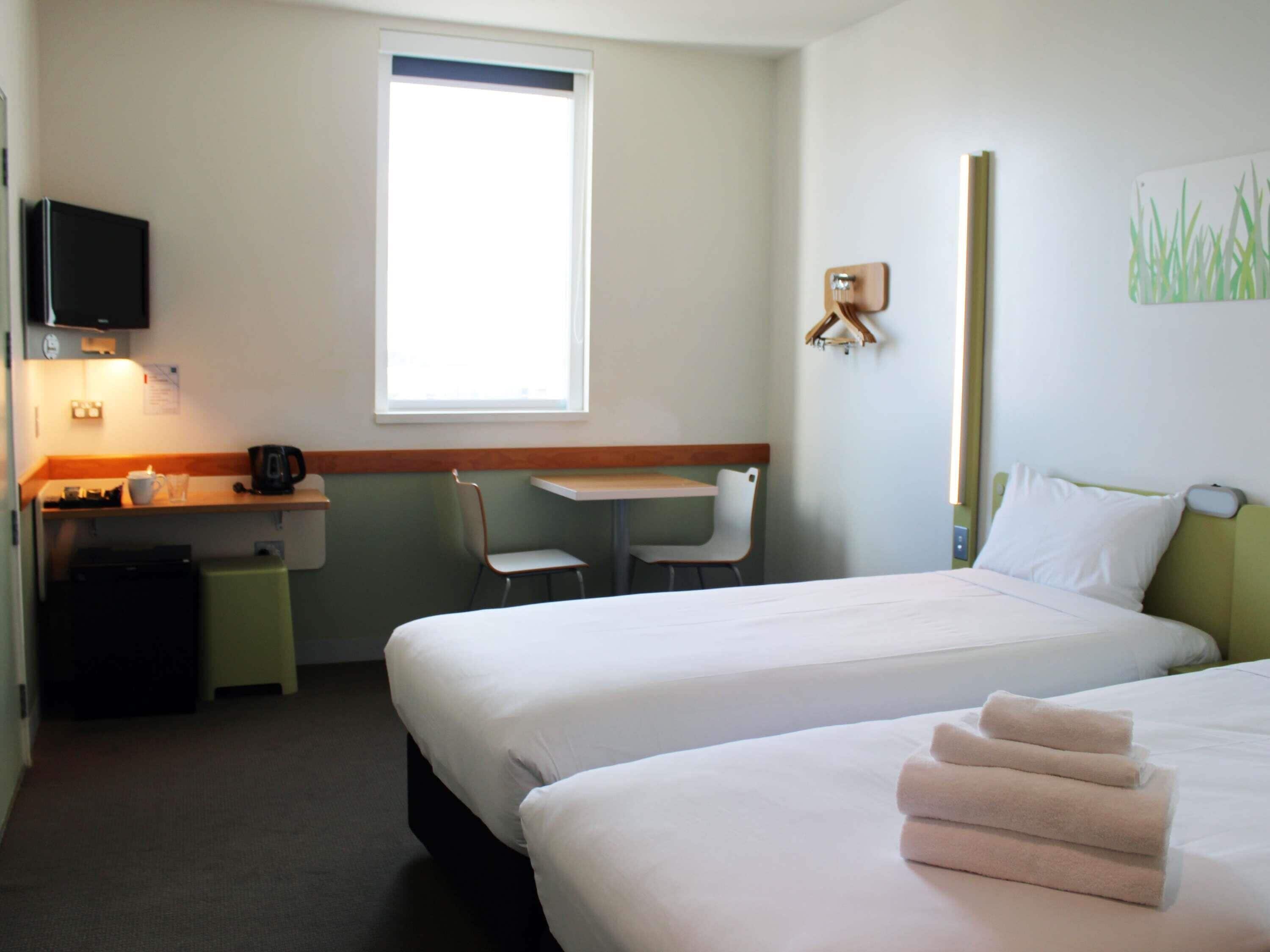 Standard Room, 2 Twin Beds, Accessible | Desk, blackout drapes, iron/ironing board, free WiFi