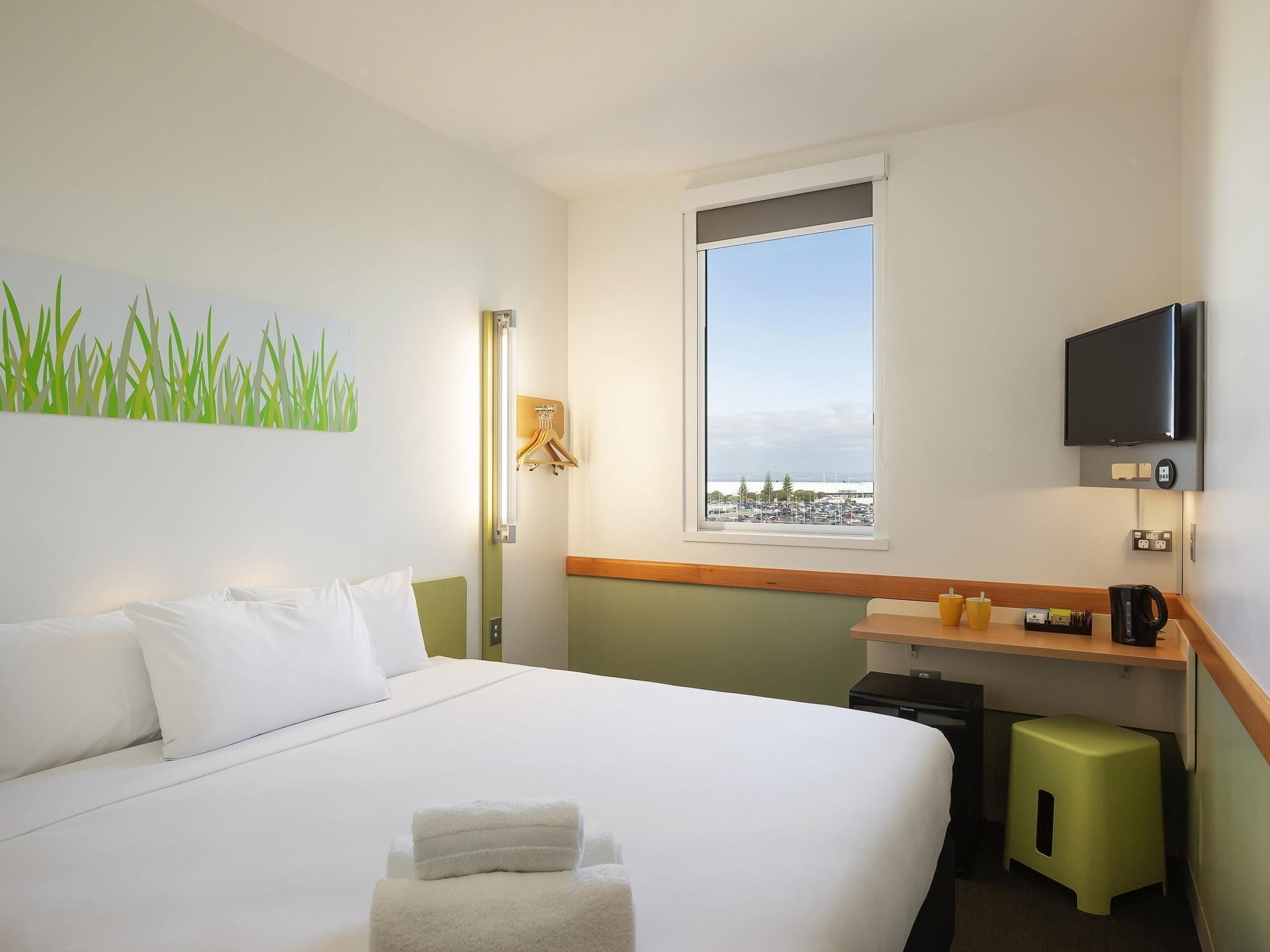 Standard Room, 1 King Bed