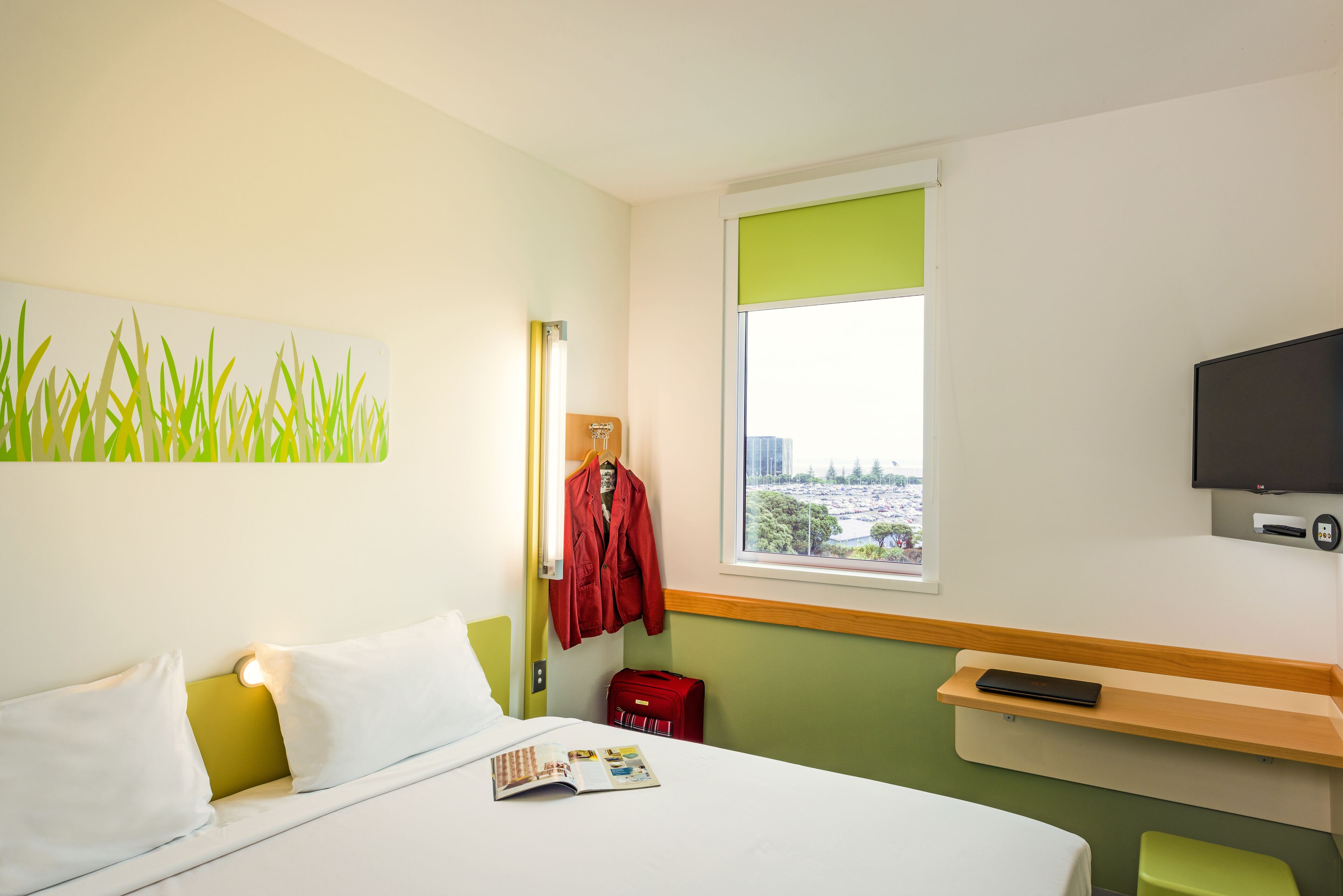 desk, blackout curtains, iron/ironing board, free wifi