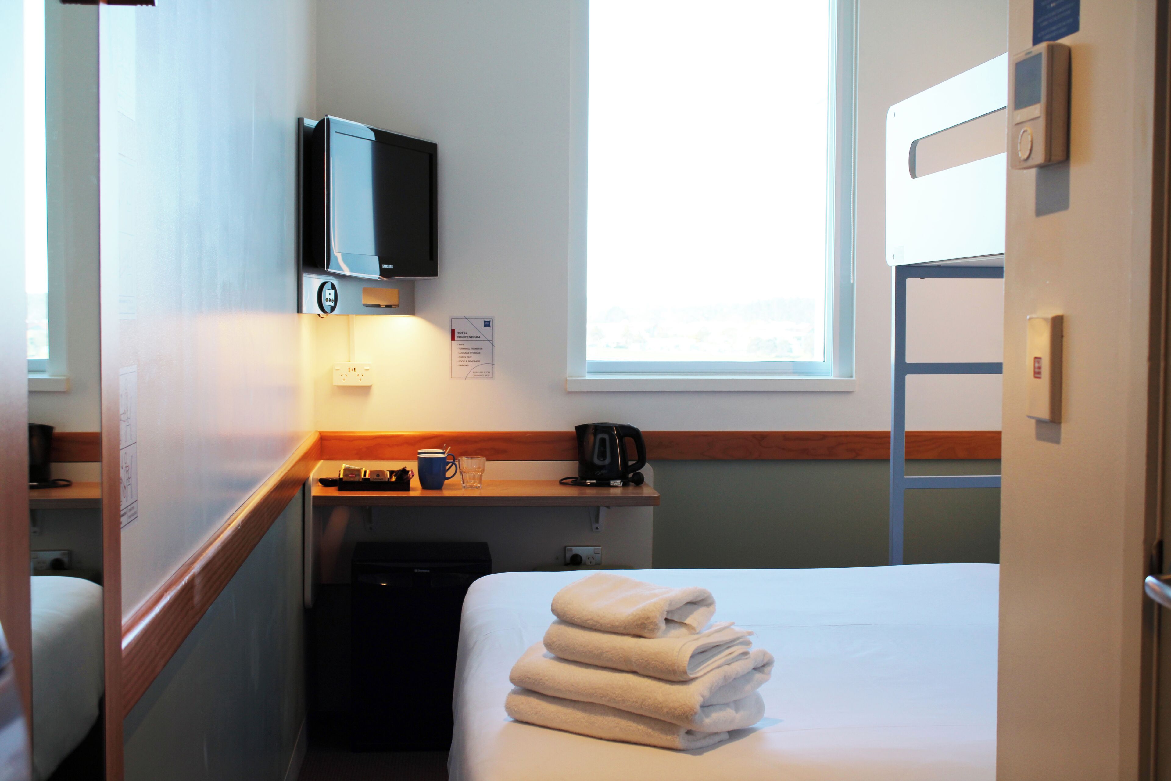 Työpöytä, pimennysverhot, silitysrauta/-lauta, ilmainen Wi-Fi