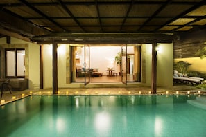 Seasonal outdoor pool, open 10:00 AM to 10:00 PM, pool umbrellas - Olle Resort&Spa (Jeju City)