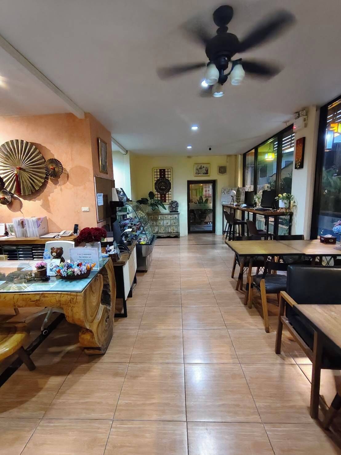 Photo - Chiang Mai Waroros Boutique Hotel