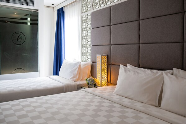 1 ห้องนอน, เครื่องนอนระดับพรีเมียม, มินิบาร์, ตู้นิรภัยในห้องพัก