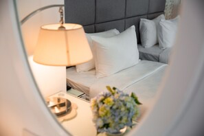 Premium bedding, minibar, in-room safe, free cribs/infant beds - Silk Collection Hotel & Spa (Hanoi)