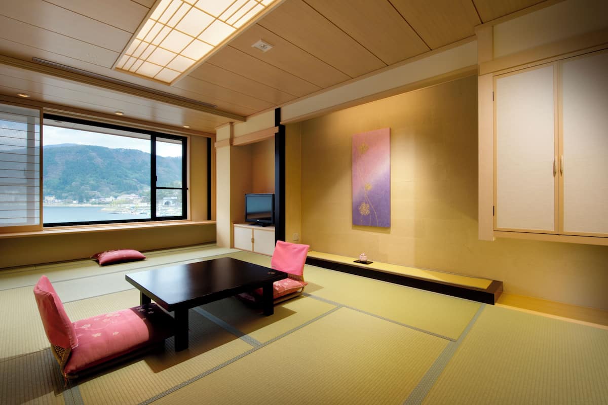 1 bedroom, in-room safe, desk, blackout drapes