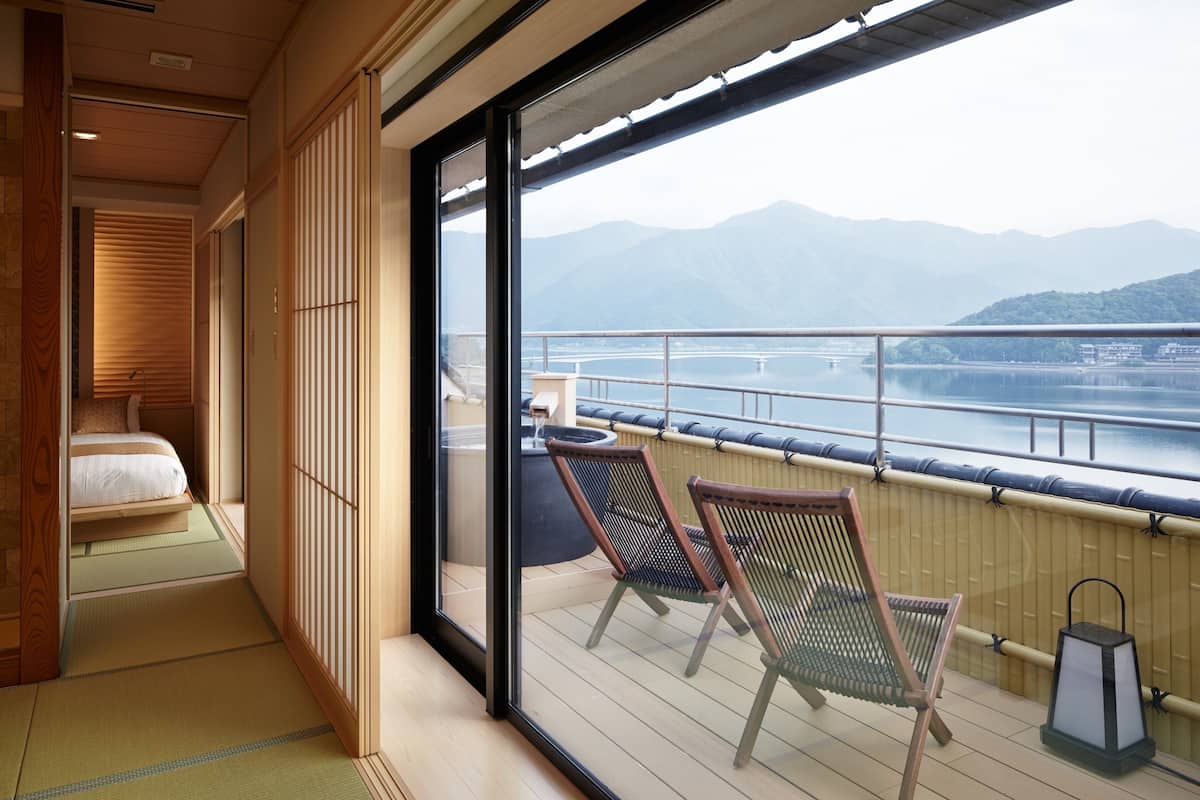 japanese western style deluxe room with open air bath, lake view | balcony