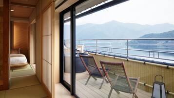 Japanese Western Style Deluxe Room with Open Air Bath, Lake View | Balcony