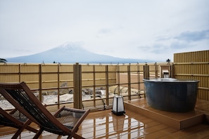 Habitación tradicional, vista a la montaña (Open Air Bath 60㎡) | Balcón