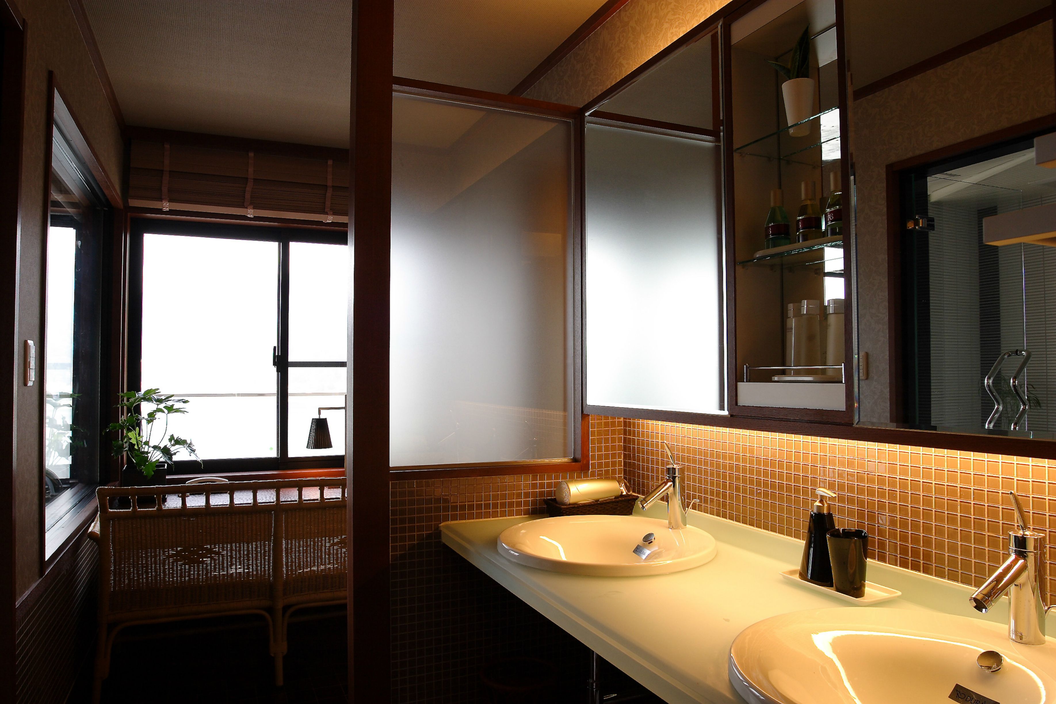 modern japanese style room with open-air bath, lake view –kohaku- | bathroom | separate bathtub and shower, free toiletries, hair dryer, slippers