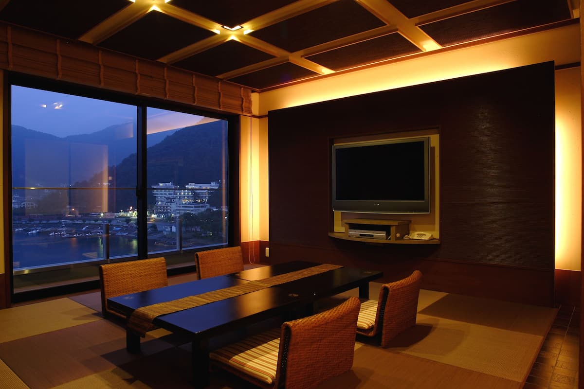 Modern Japanese Style Room with Open-air Bath, Lake View –Kohaku- | 1 bedroom, in-room safe, desk, blackout drapes