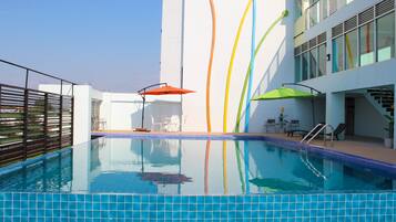 Kolam renang outdoor