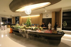 Free daily buffet breakfast - 42C The Chic Hotel (Nakhon Sawan)