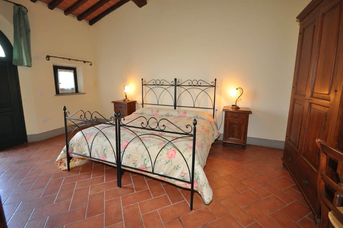 Family Double Room, Ground Floor | Iron/ironing board (on request), cribs (free), WiFi (free), bed sheets