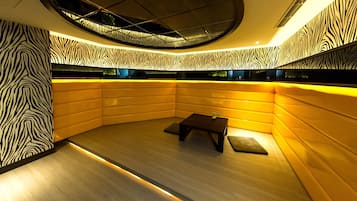Free minibar, soundproofing, free WiFi, bed sheets