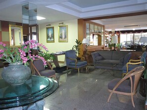 Sala de estar en el lobby