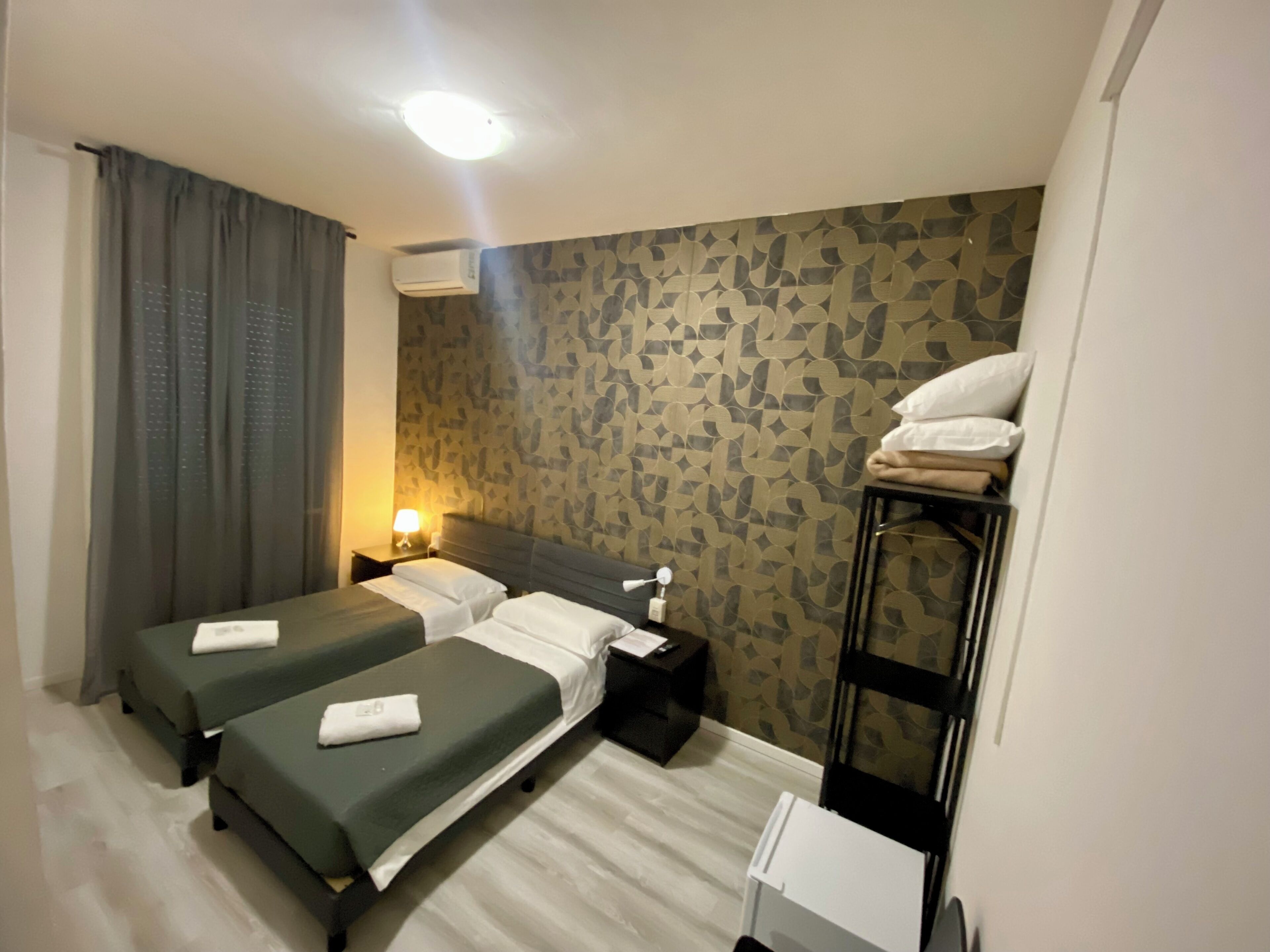 City Twin Room | Frette Italian sheets, premium bedding, in-room safe, desk