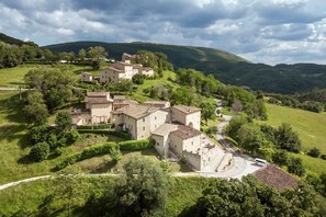 Front of property - BORGO DI GALLANO (Valtopina)