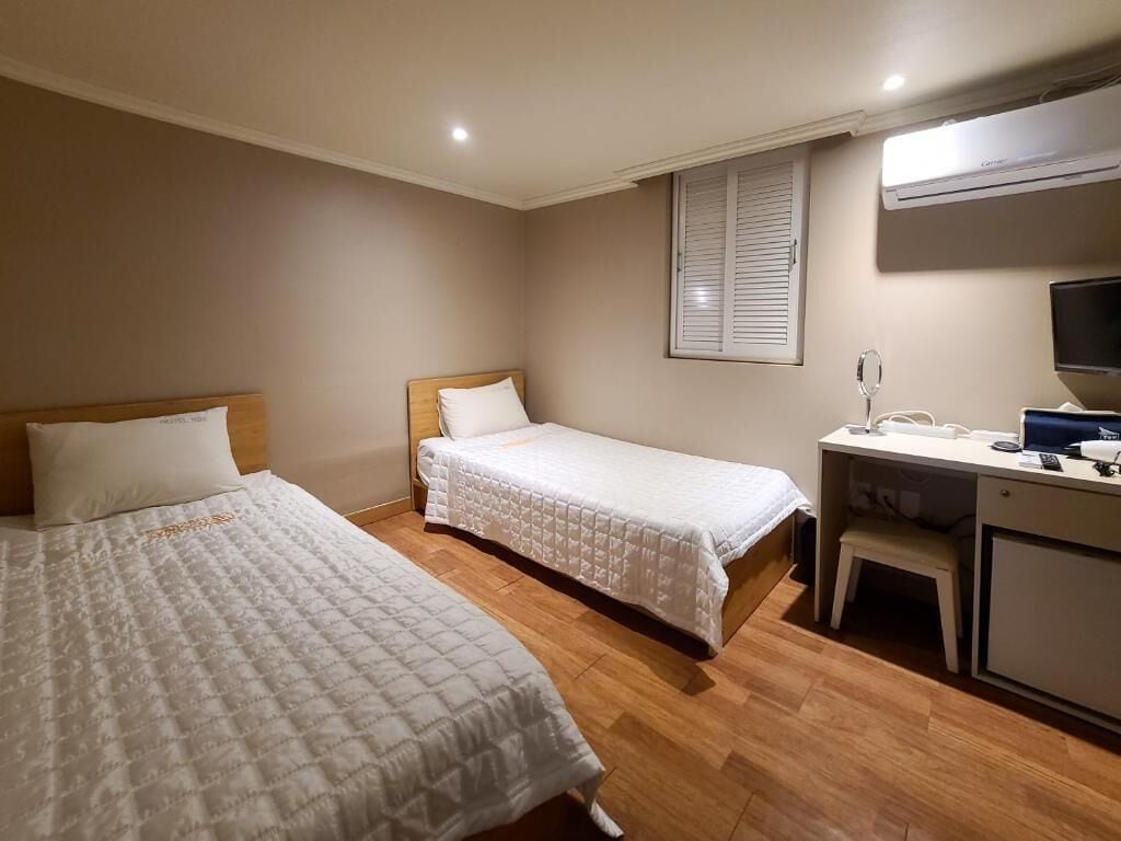 soundproofing, free wifi