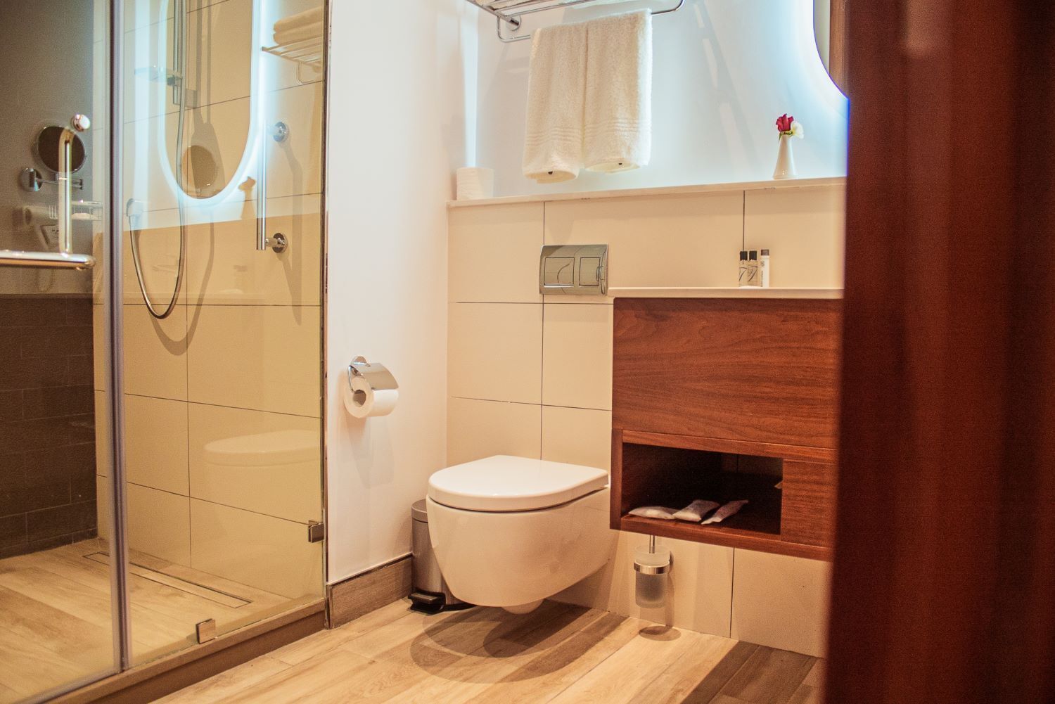 Executive Room | Bathroom | Hair dryer, towels, soap, shampoo