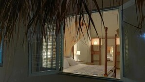 Két bảo mật tại phòng, giường gấp/giường phụ (phụ phí)