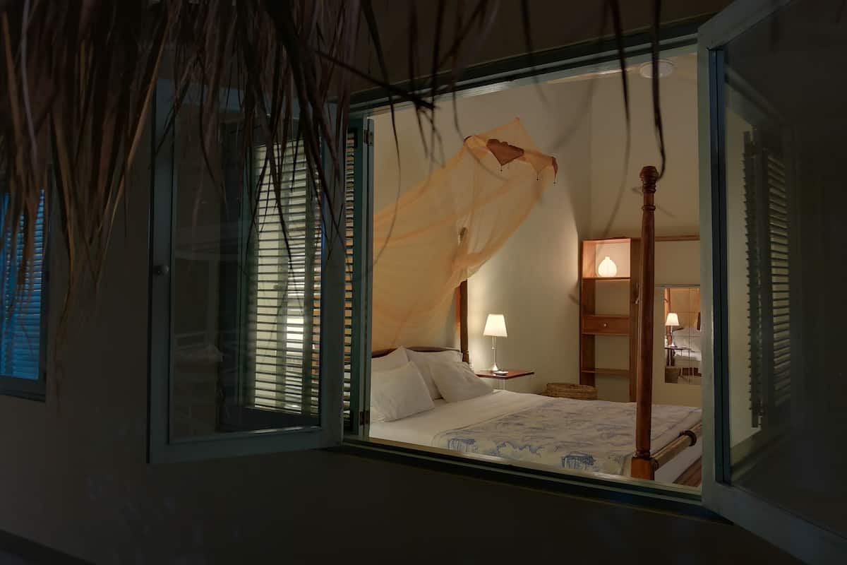 deluxe room | in-room safe, rollaway beds, free wifi