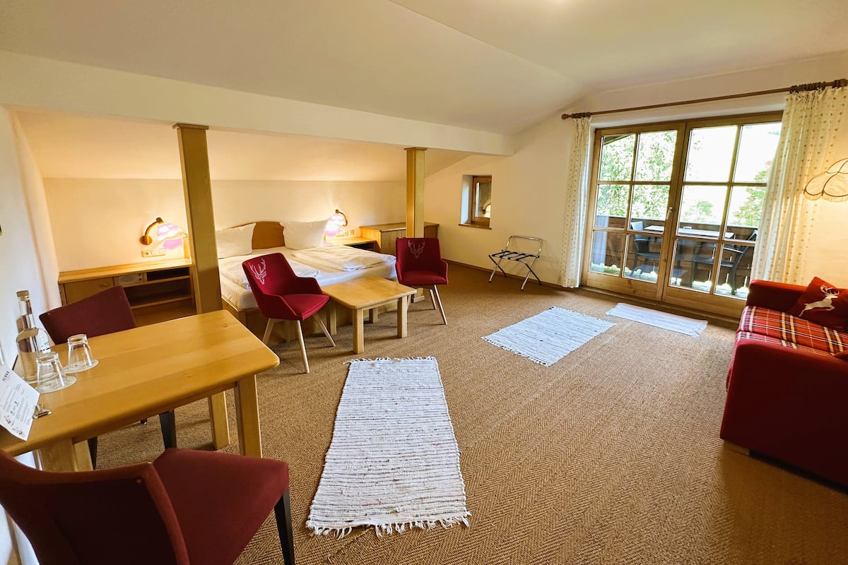 Chambre Familiale | 1 chambre, coffres-forts dans les chambres, bureau, rideaux occultants