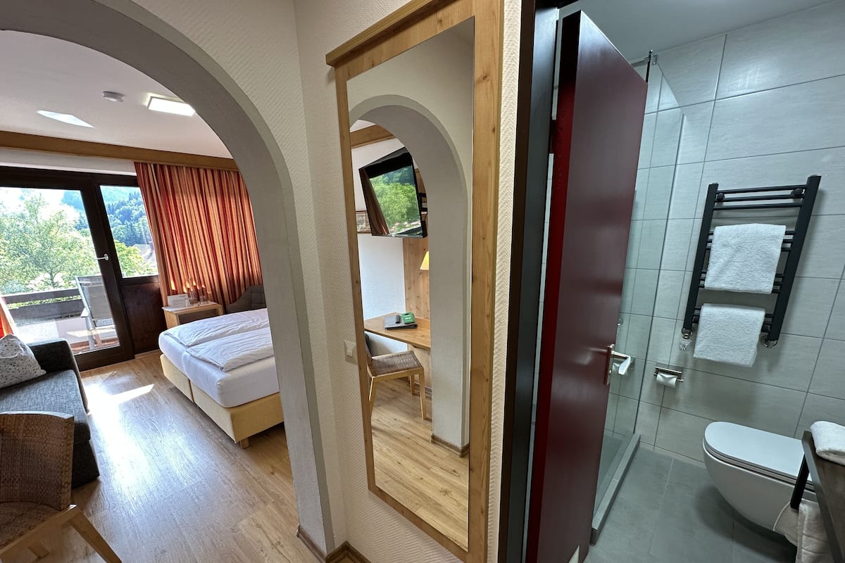 Chambre Double Classique | 1 chambre, coffres-forts dans les chambres, bureau, rideaux occultants