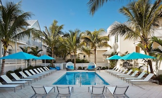 3 piscinas al aire libre, sombrillas, tumbonas