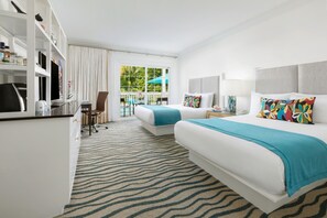 Pool & Garden View Two Queens Hearing Accessible | Hochwertige Bettwaren, Minibar, Zimmersafe, Schreibtisch