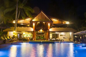 Outdoor pool - Amata Resort & Spa (Ngapali)
