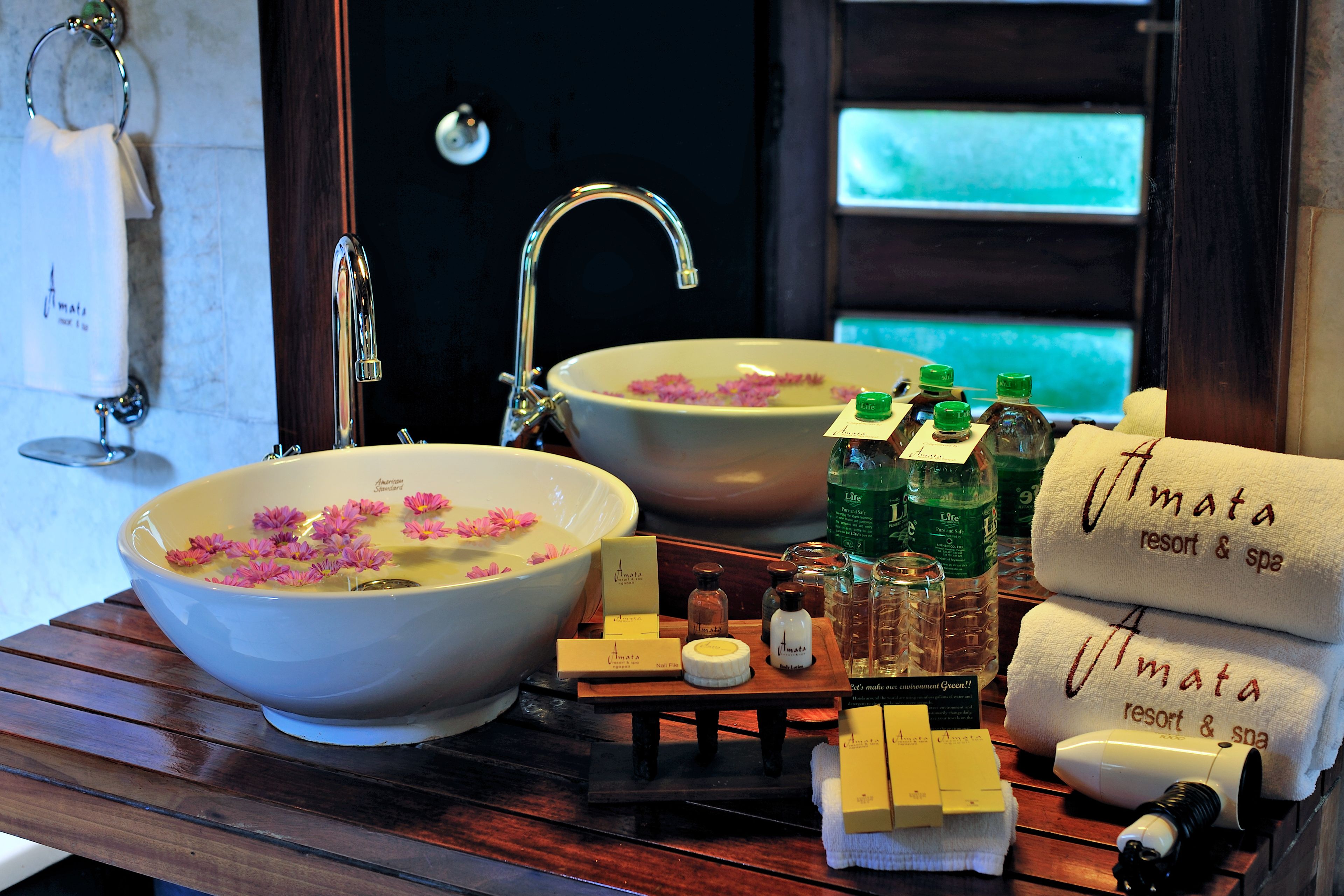 combined shower/bathtub, free toiletries, hair dryer, bathrobes